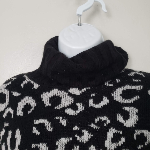 Nine West Women's XS Black White Leopard Turtleneck Cropped Sweater Fall Winter - Picture 6 of 7